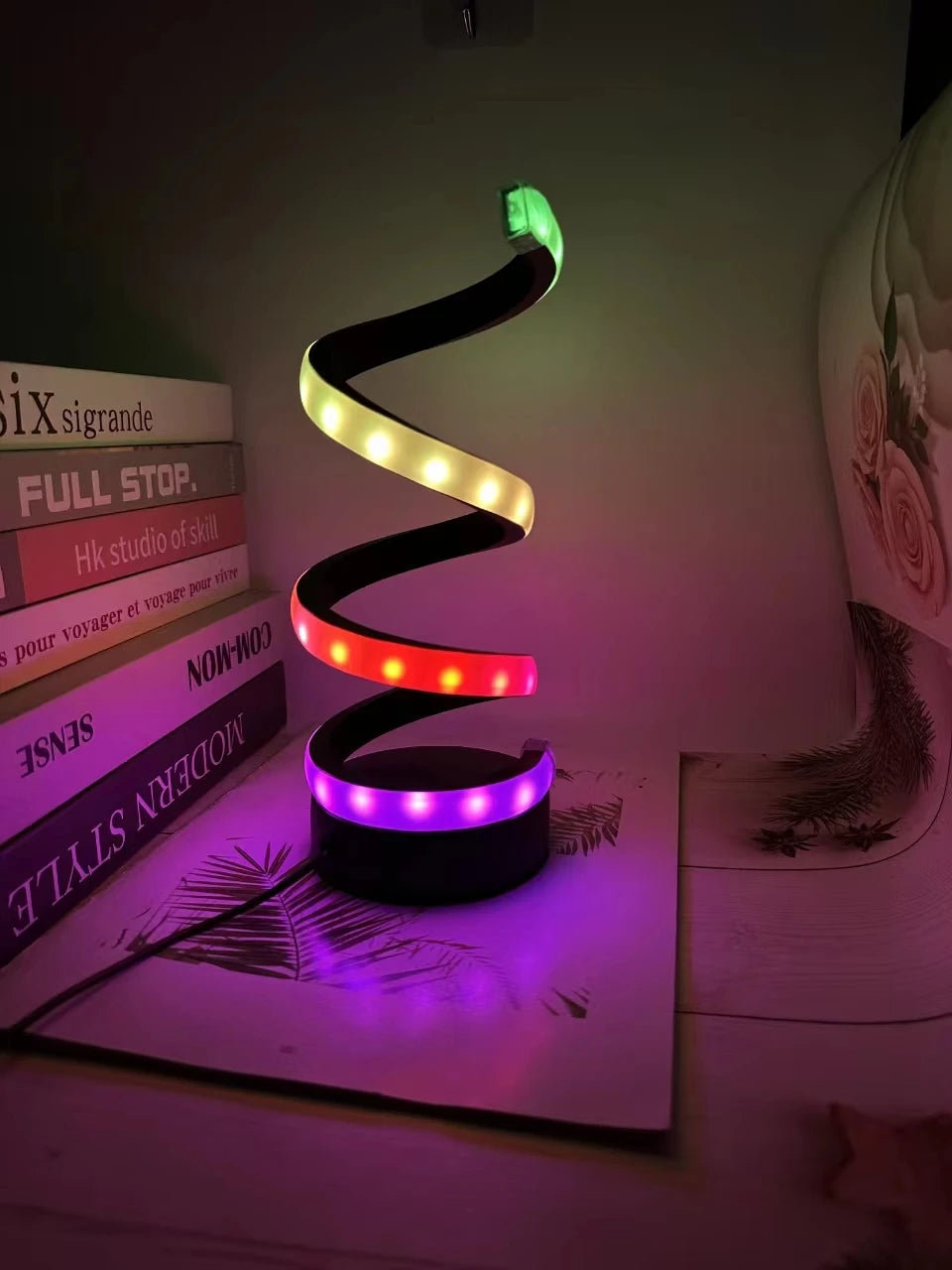 Stijlvolle spiraal LED tafellamp