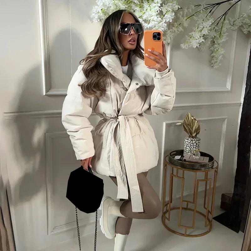 KYLIE - Korte Puffer Coat met Taille Riem | 50% OFF